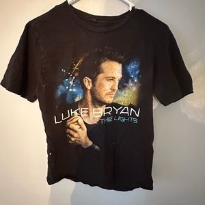 size small, in great condition i just never wear this shirt anymore